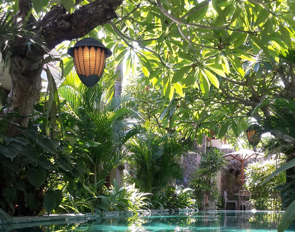 Uma Karan Hotel Kuta Lombok Buitenkant foto