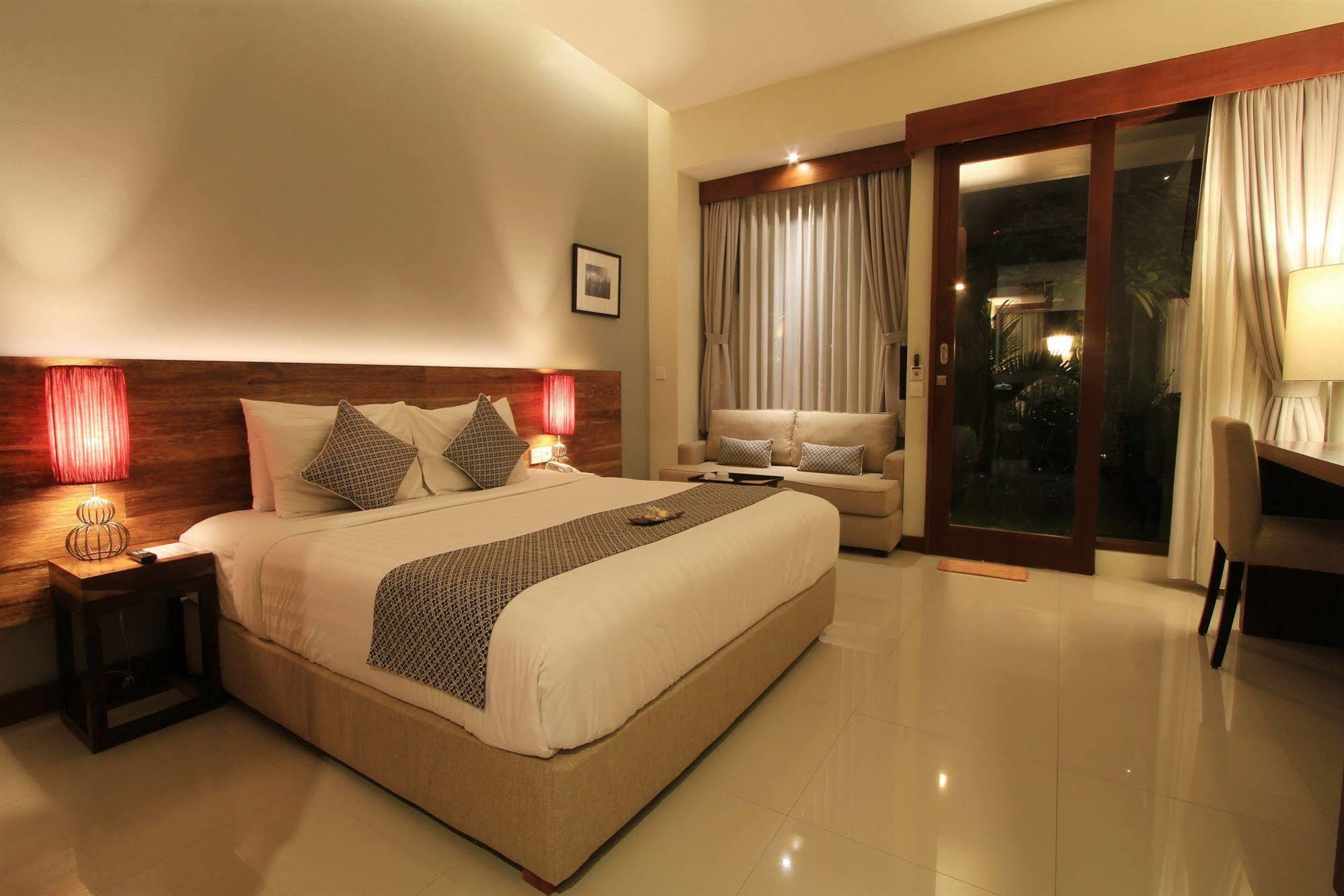 Uma Karan Hotel Kuta Lombok Buitenkant foto
