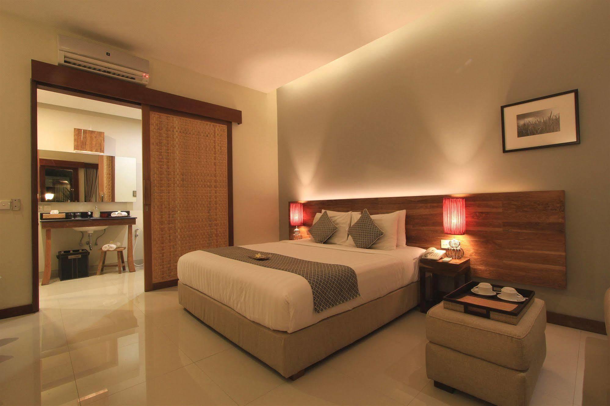 Uma Karan Hotel Kuta Lombok Buitenkant foto