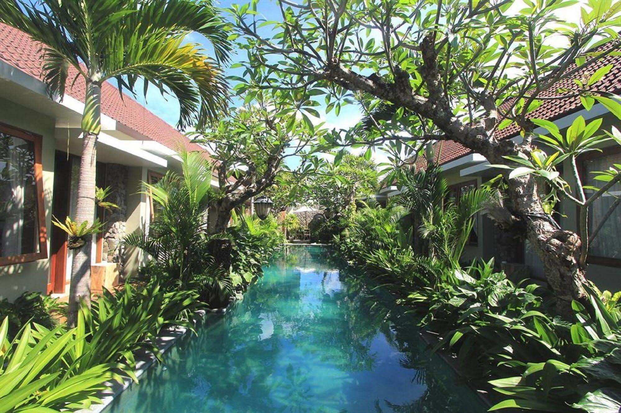 Uma Karan Hotel Kuta Lombok Buitenkant foto