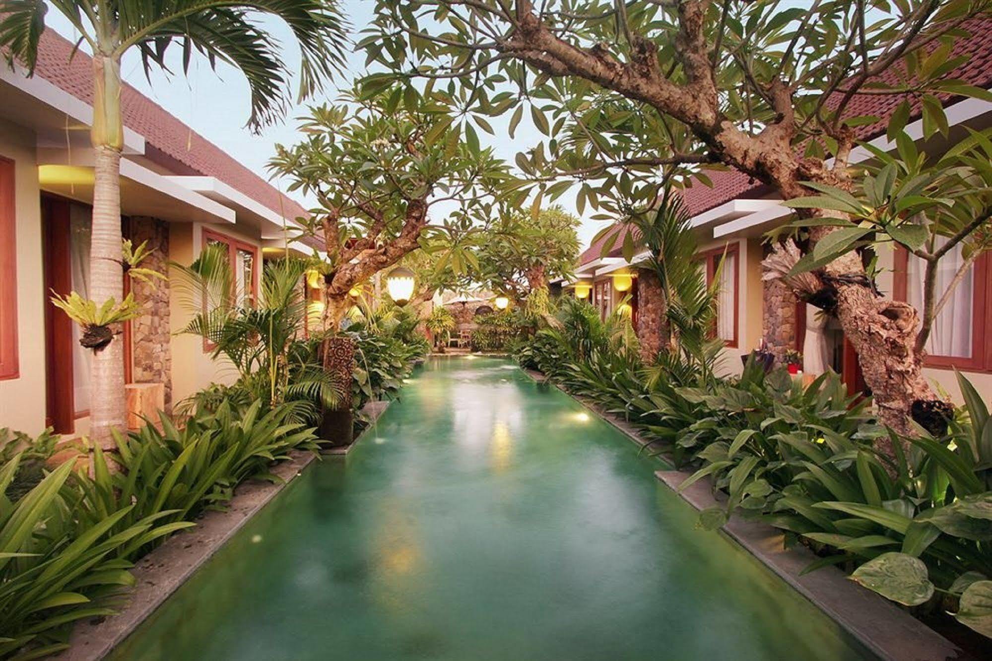 Uma Karan Hotel Kuta Lombok Buitenkant foto