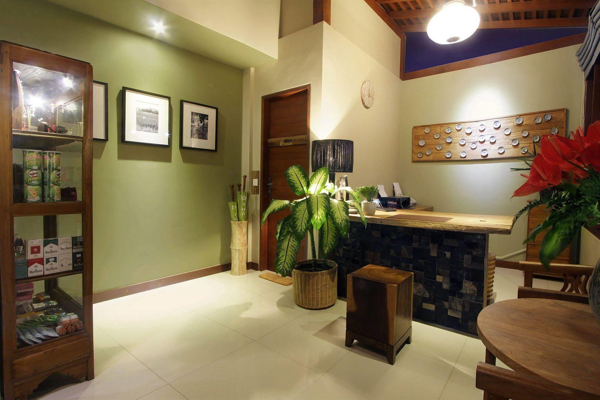 Uma Karan Hotel Kuta Lombok Buitenkant foto