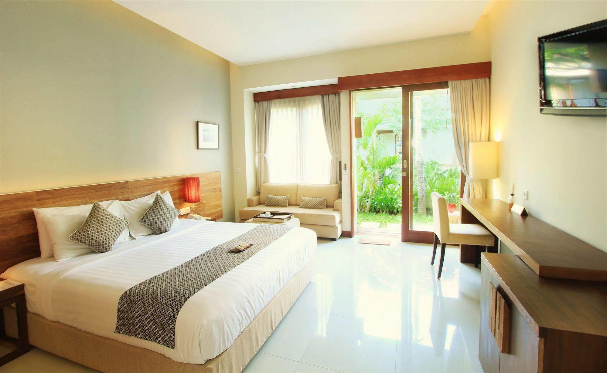 Uma Karan Hotel Kuta Lombok Buitenkant foto