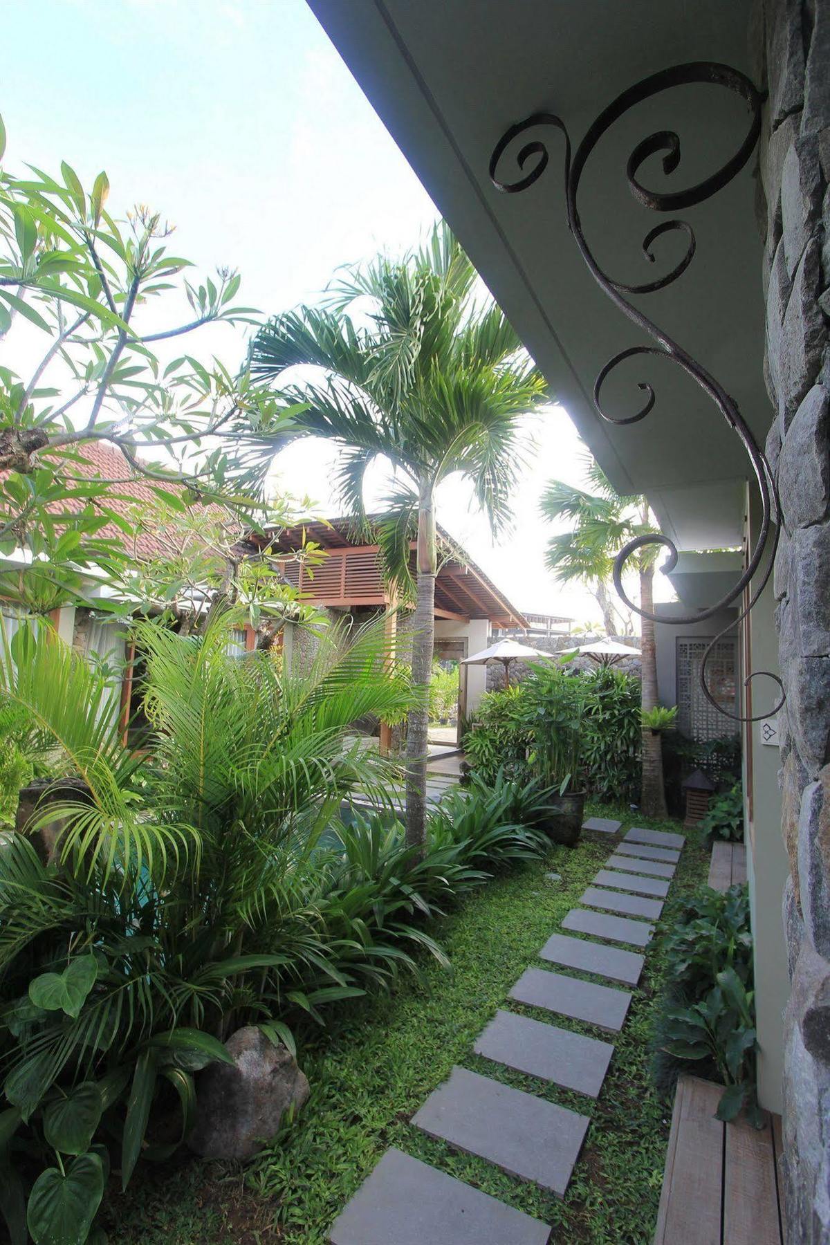 Uma Karan Hotel Kuta Lombok Buitenkant foto
