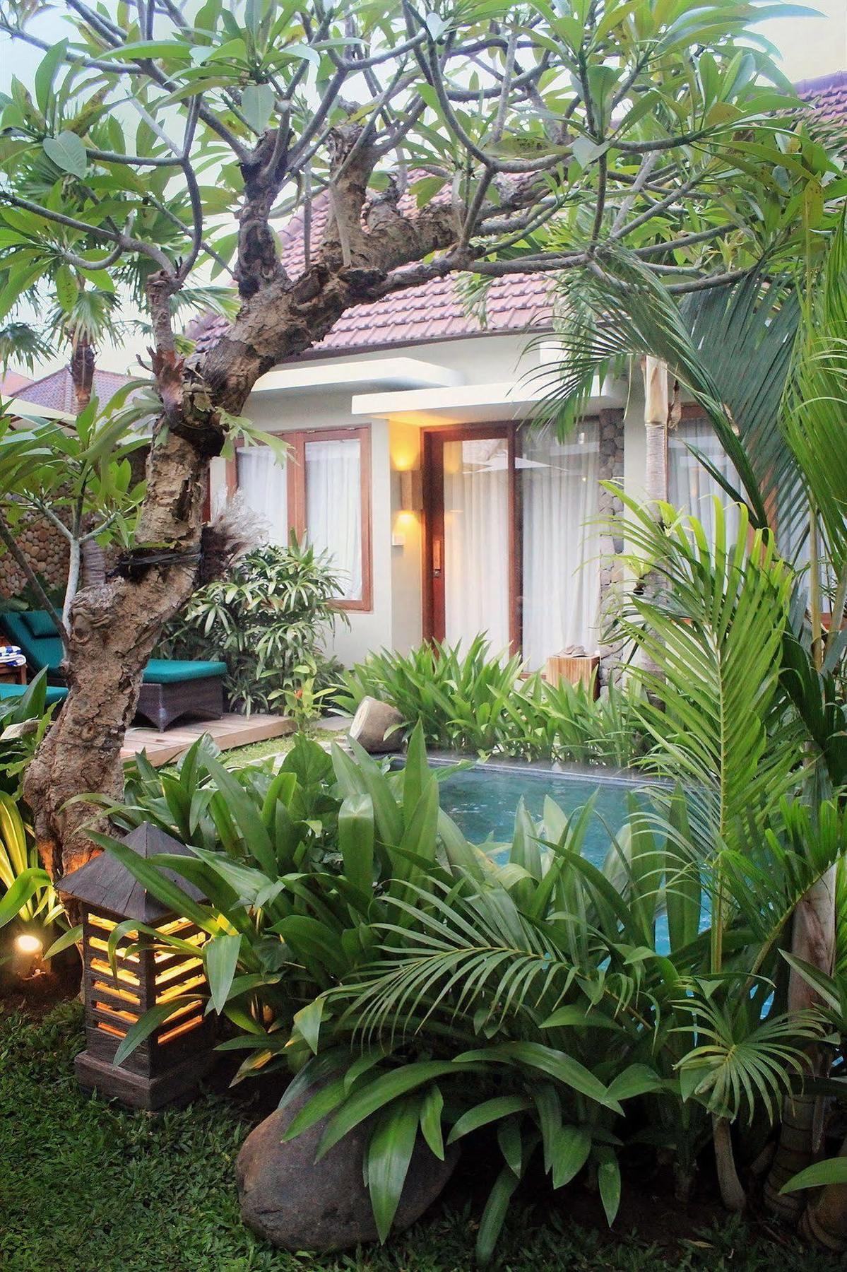 Uma Karan Hotel Kuta Lombok Buitenkant foto